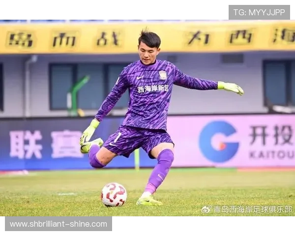 亚洲杯最佳射手持续保持高水平表现，助力球队顺利晋级决赛