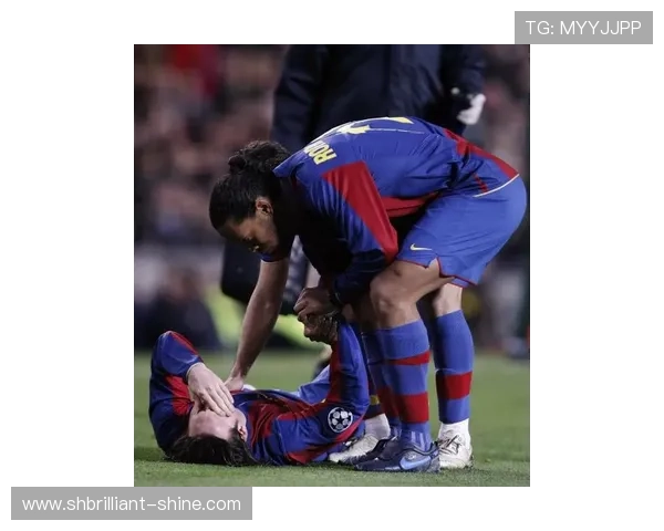 拉菲尼亚因右腿股二头肌受伤缺席近期比赛，球队竞争力显著下降