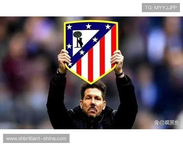 西蒙尼执教风格以防守稳固与战术纪律著称，强调高强度对抗与团队执行力