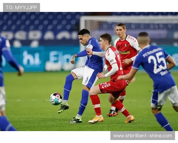 沙尔克边路进攻持续提升，战术执行展现清晰走势