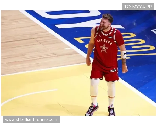 东契奇靠挡拆单打制造错位，单打效率优于约基奇